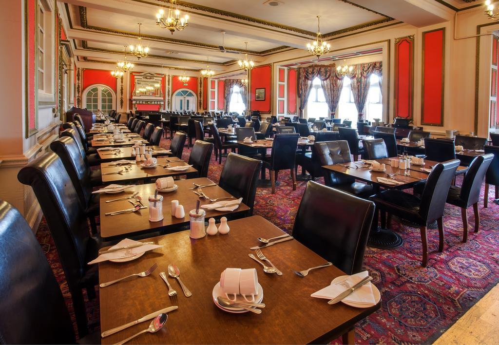 Отель The Metropole
